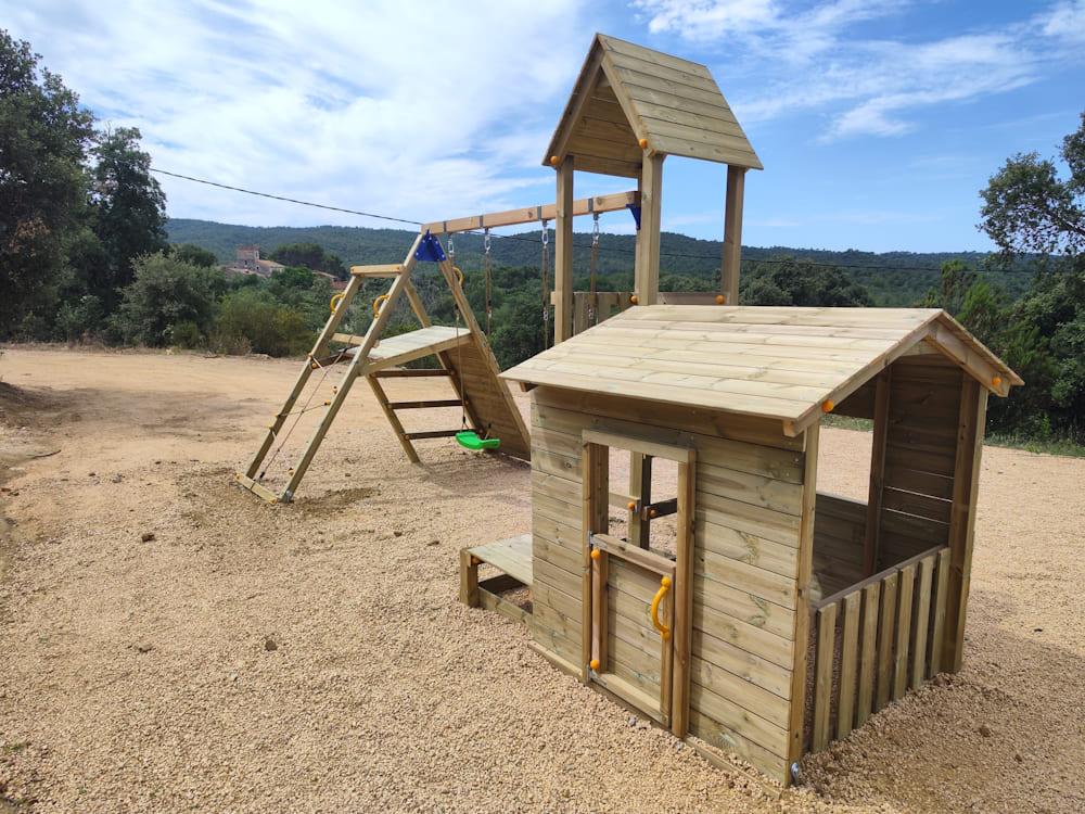 Parque infantil Masgames Lookout M com Challenger, torre com escorrega, casinha, baloiço duplo e parede de escalada